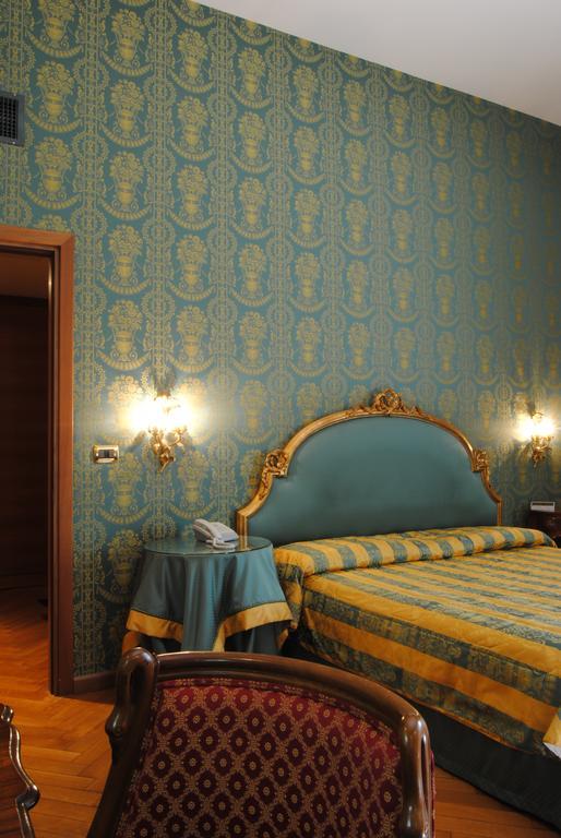 Junior Suite,1552845271:JPEG