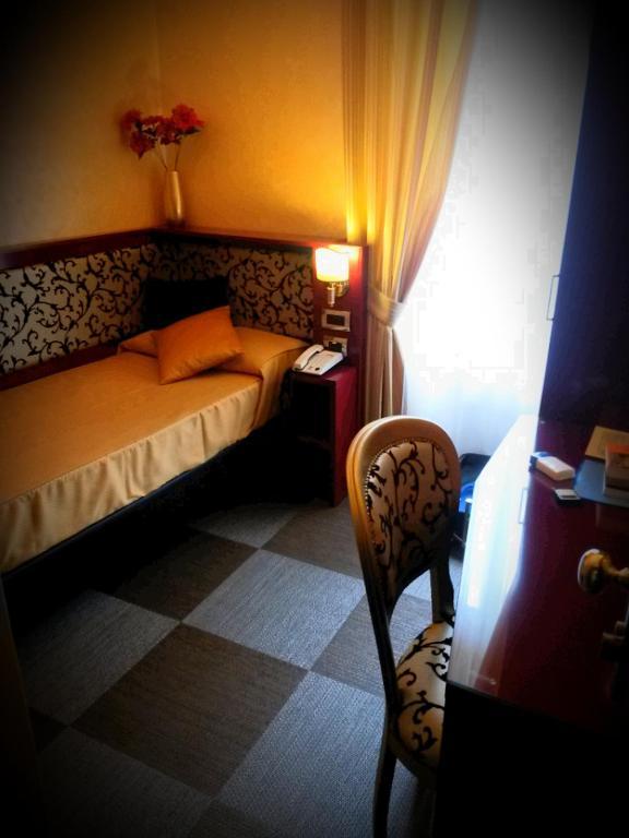 Single Room,177426900:JPEG