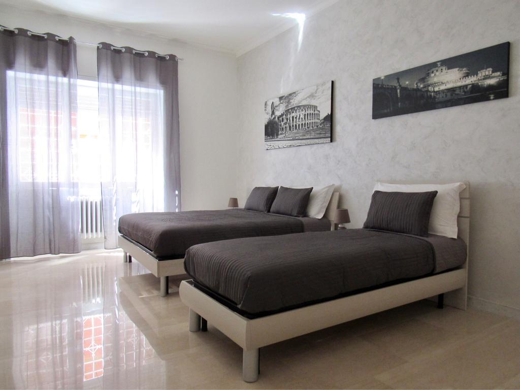 Triple Room,712382956:JPEG