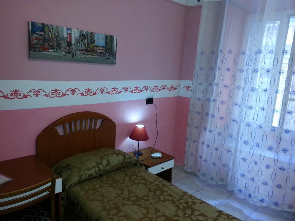 Single Room,464461596:JPEG