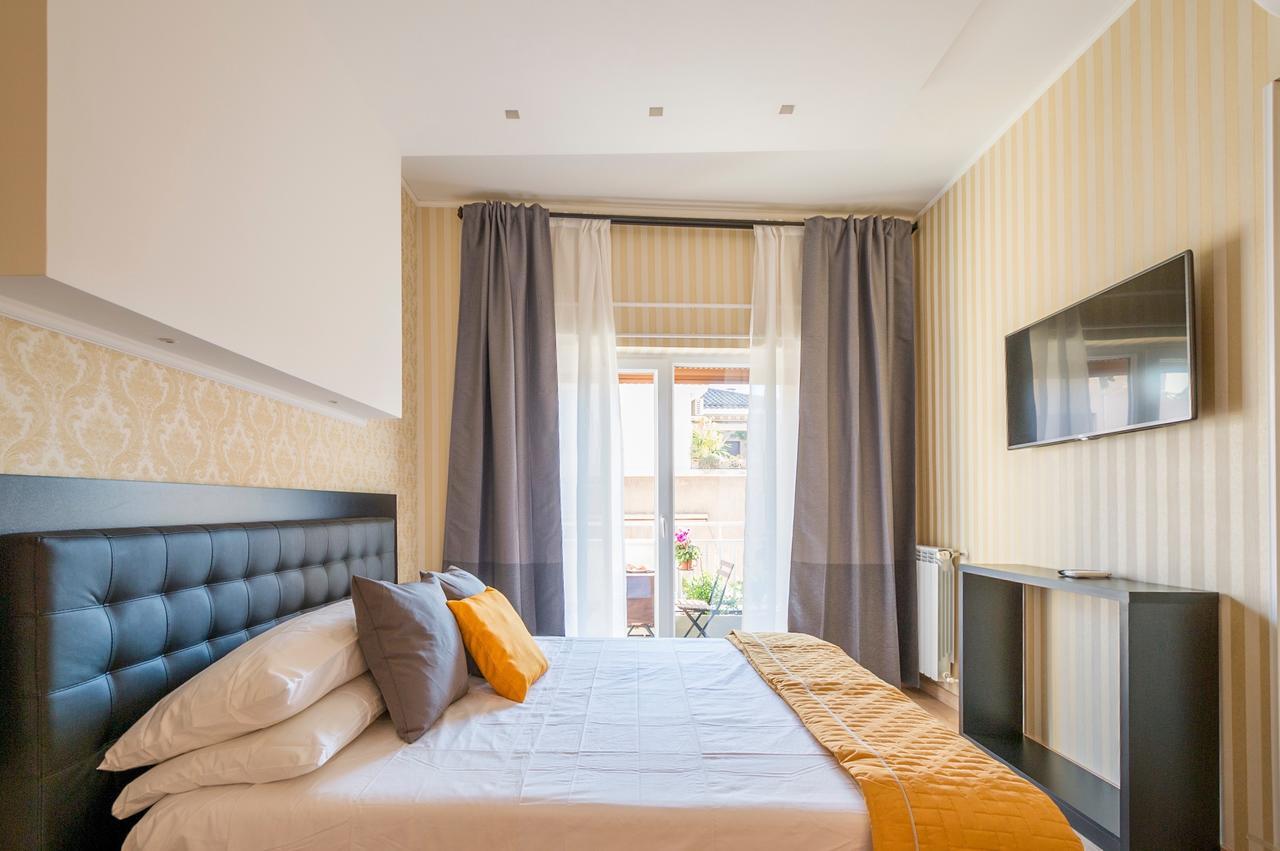 Family Room,526059549:JPEG