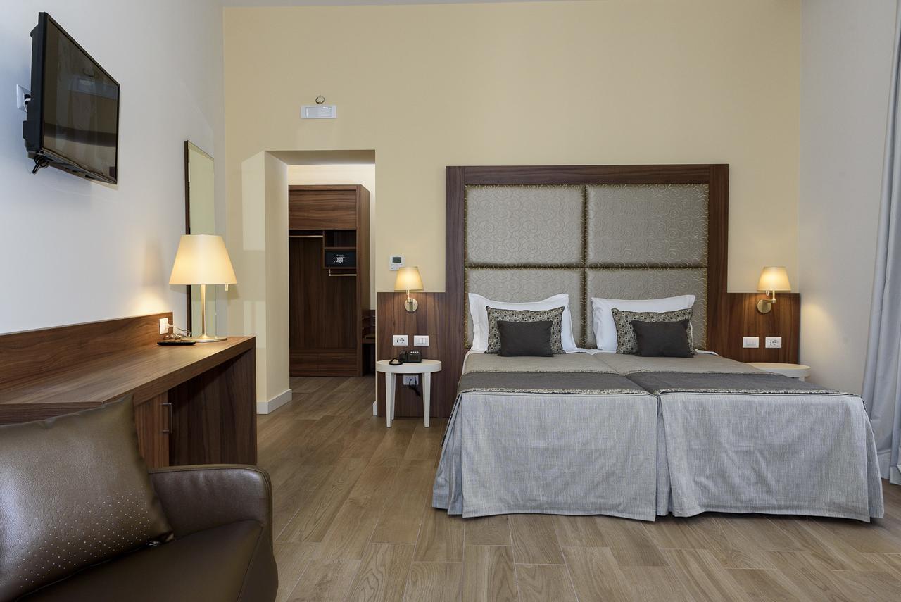Luxury Double Room Extra Bed,526156392:JPEG
