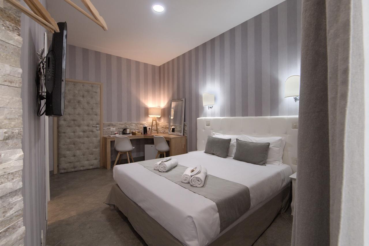 Superior Double or Twin Room,547210833:JPEG