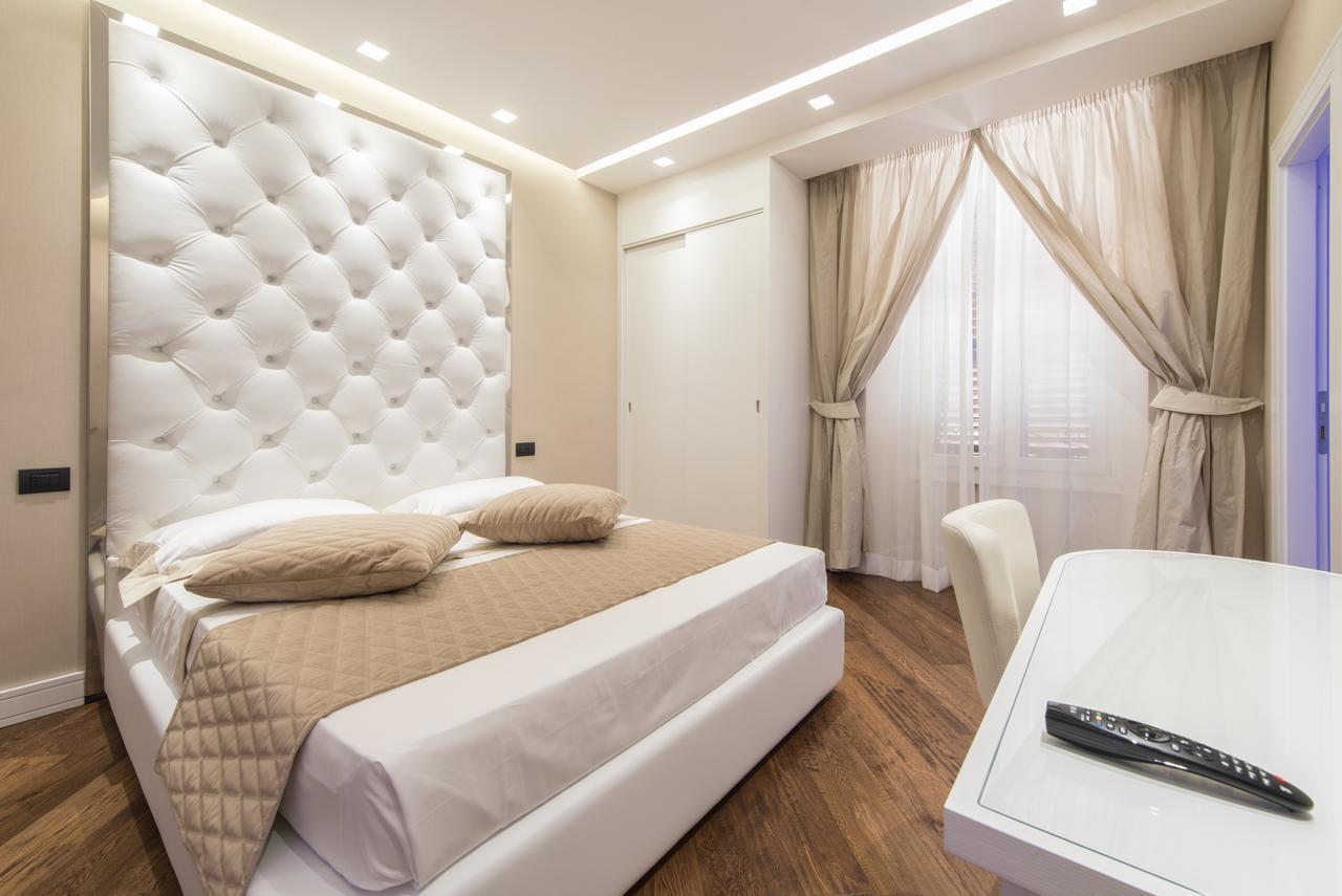 Deluxe Δίκλινο Δωμάτιο με Ντους