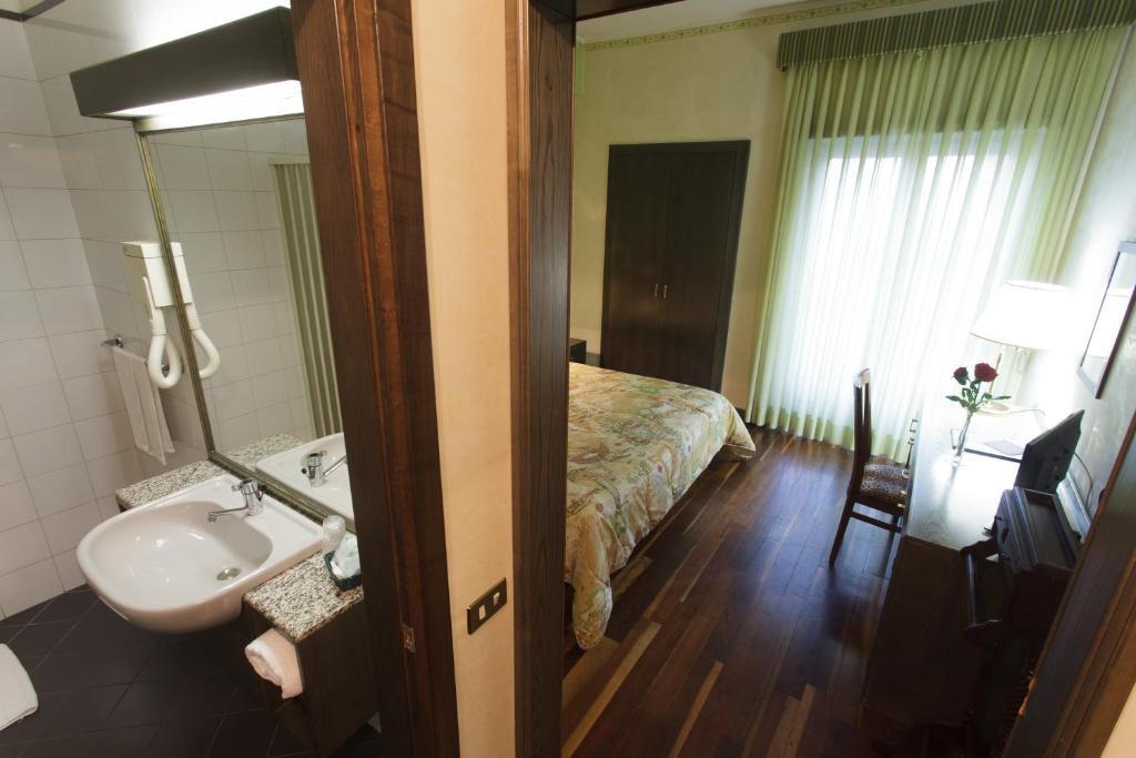 Triple Room,63073786:JPEG