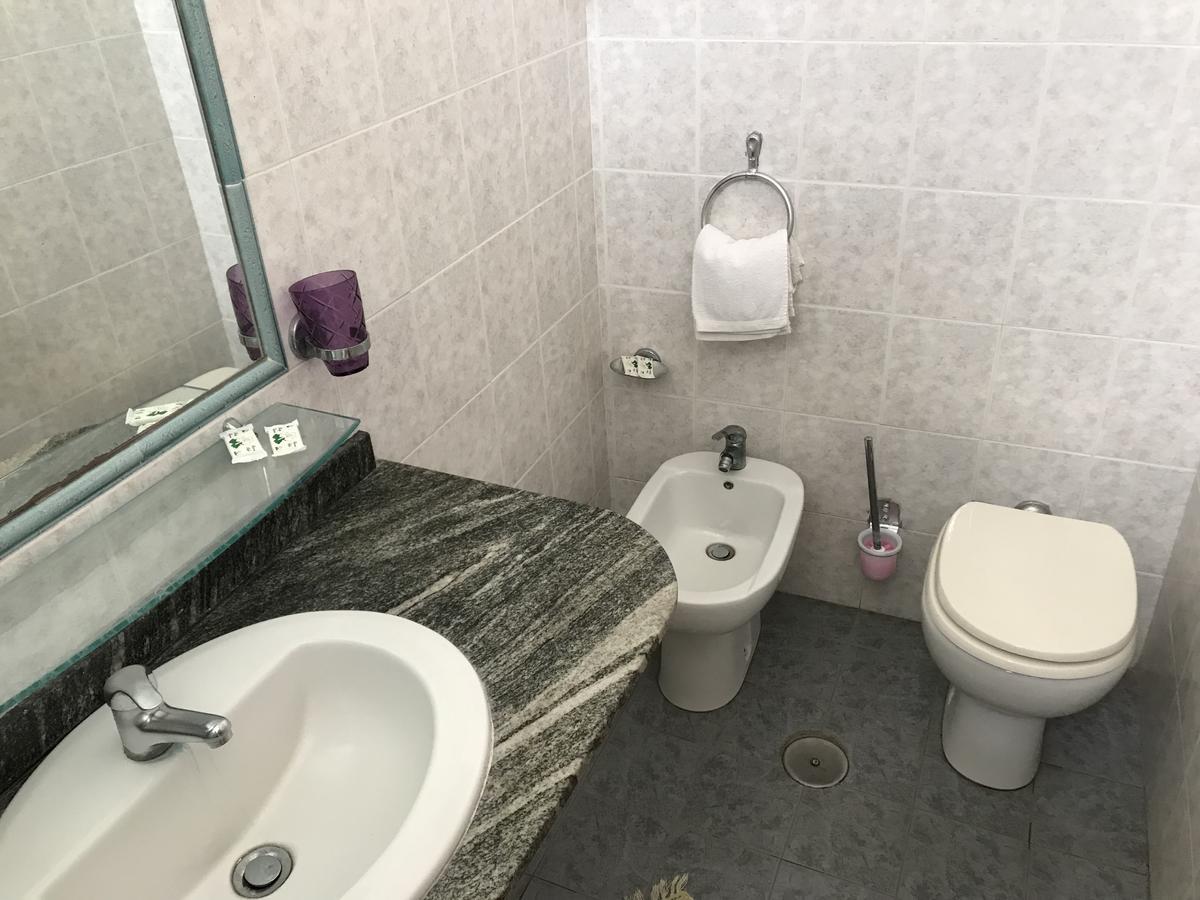 Quadruple Room Bathroom,632342325:JPEG
