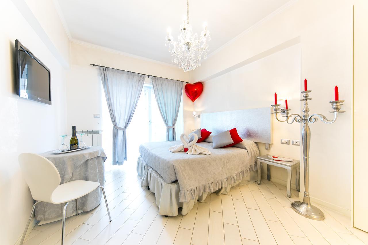 Suite mit eigener Whirlpool-Badewanne und Sauna