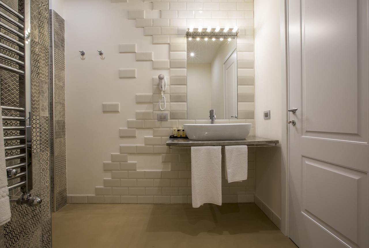 Luxury Triple Room,744224575:JPEG