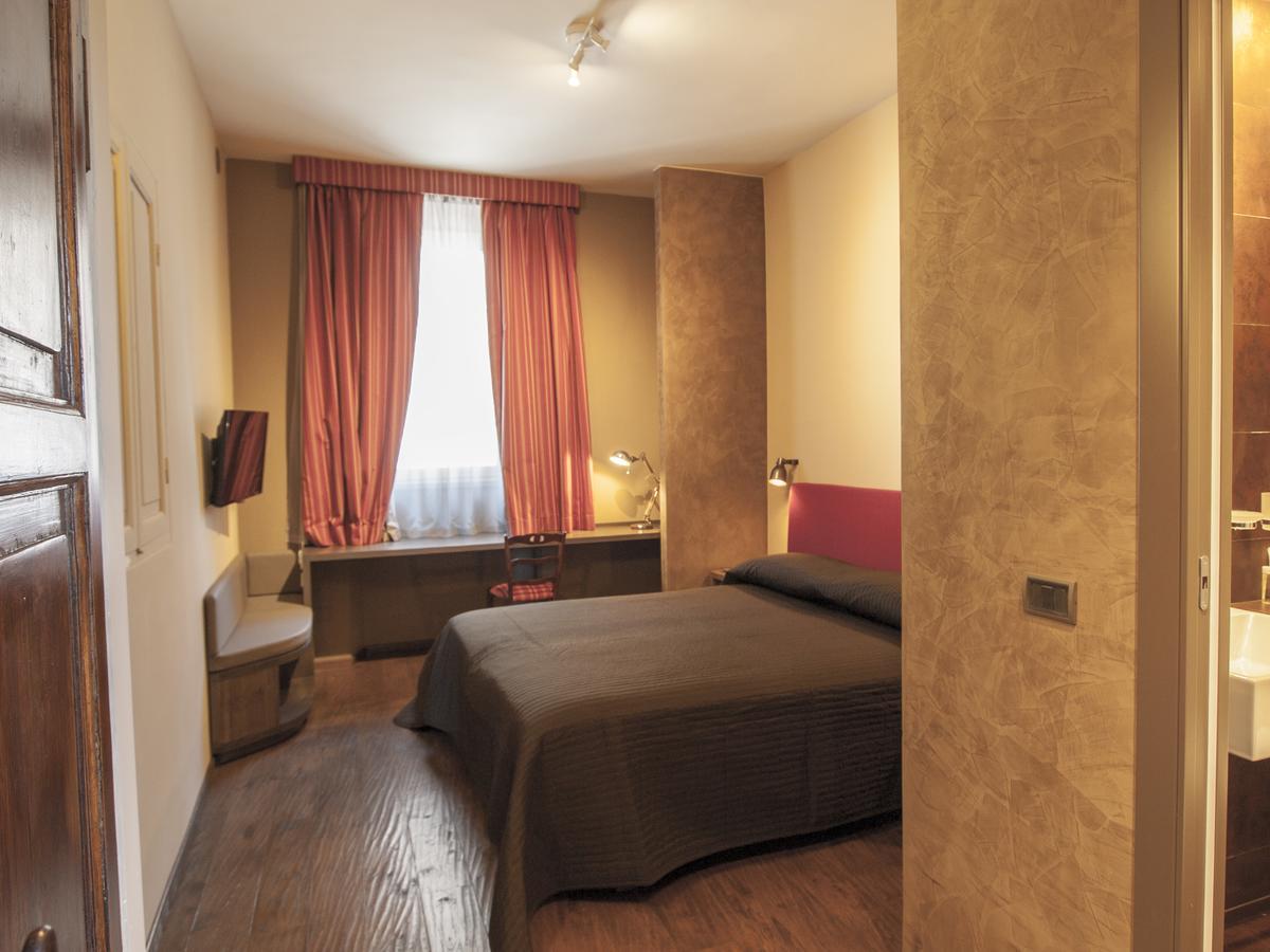 Standard Double or Twin Room,639391743:JPEG