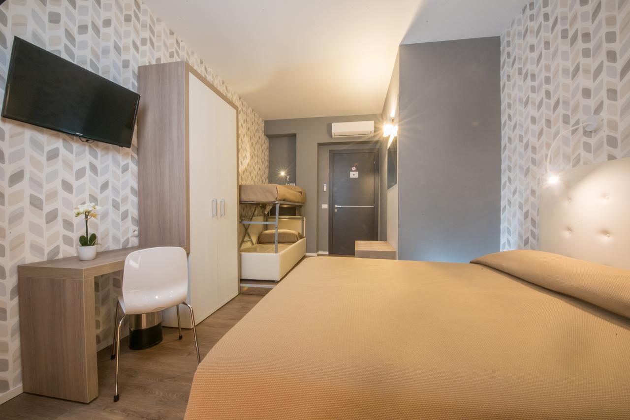 Dreibettzimmer mit eigenem Bad