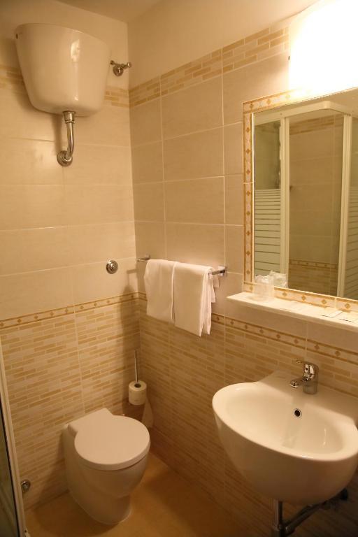 Economy Triple Room,1646899849:JPEG