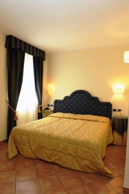 Triple Room,65837275:JPEG