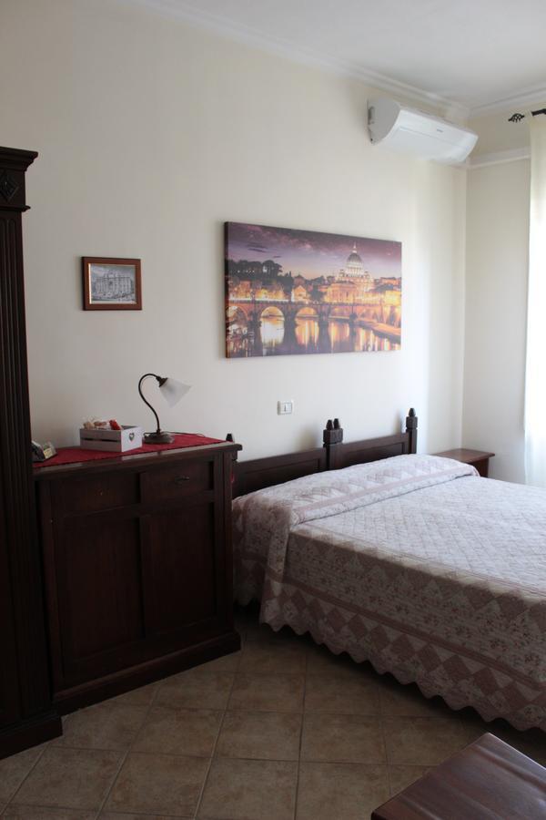 Deluxe Quadruple Room,661639605:JPEG
