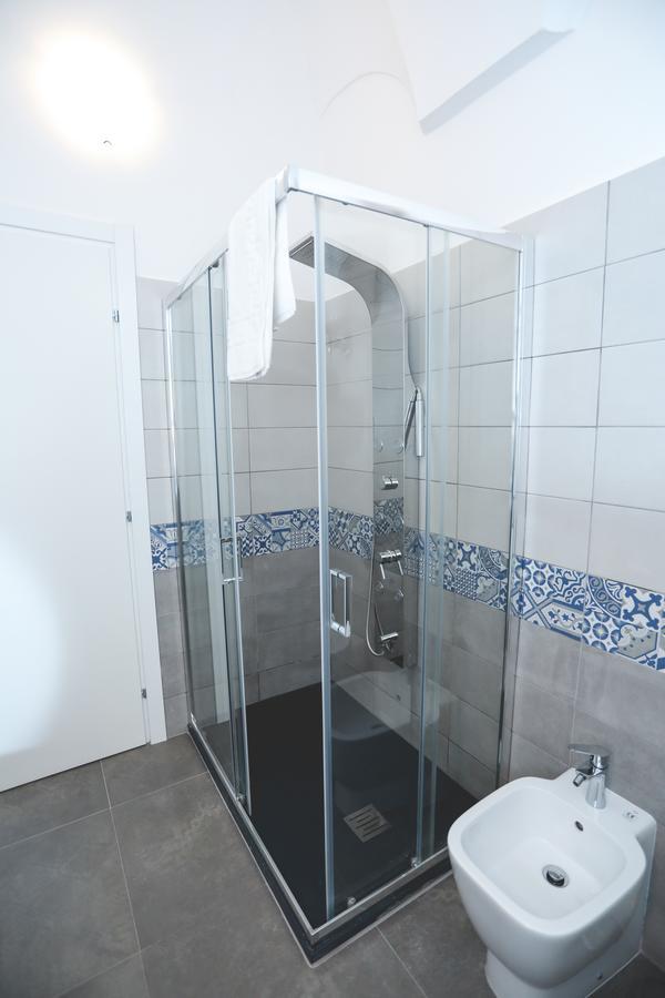 Comfort Triple Room Shower,662983296:JPEG