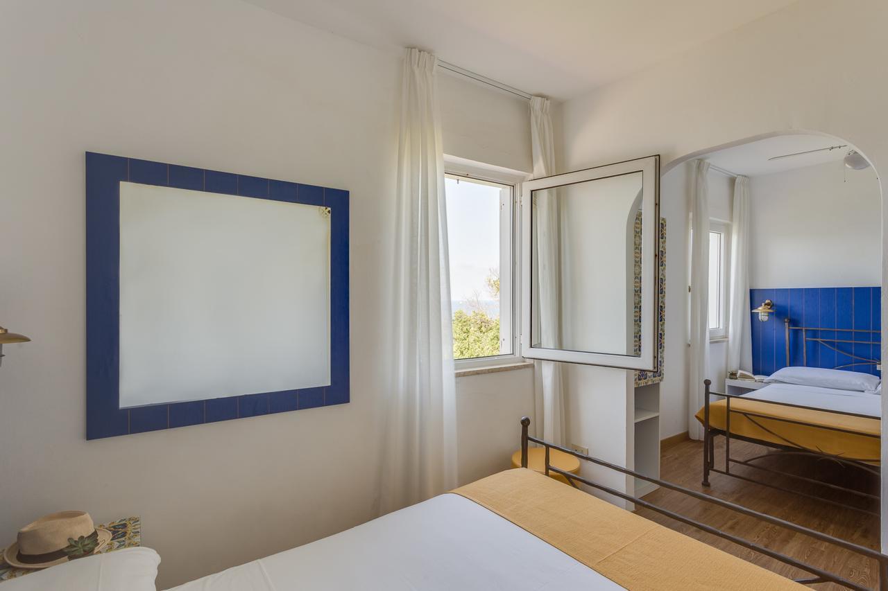 Triple Room with Sea View