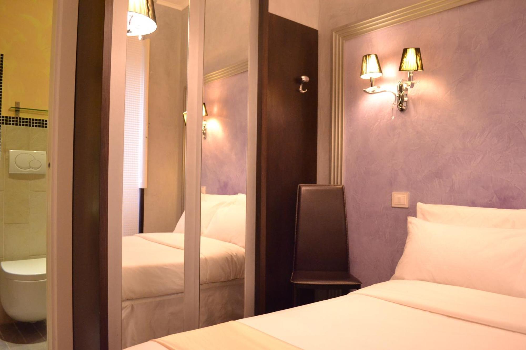 Small Double Room Small Double Bed,691273863:JPEG