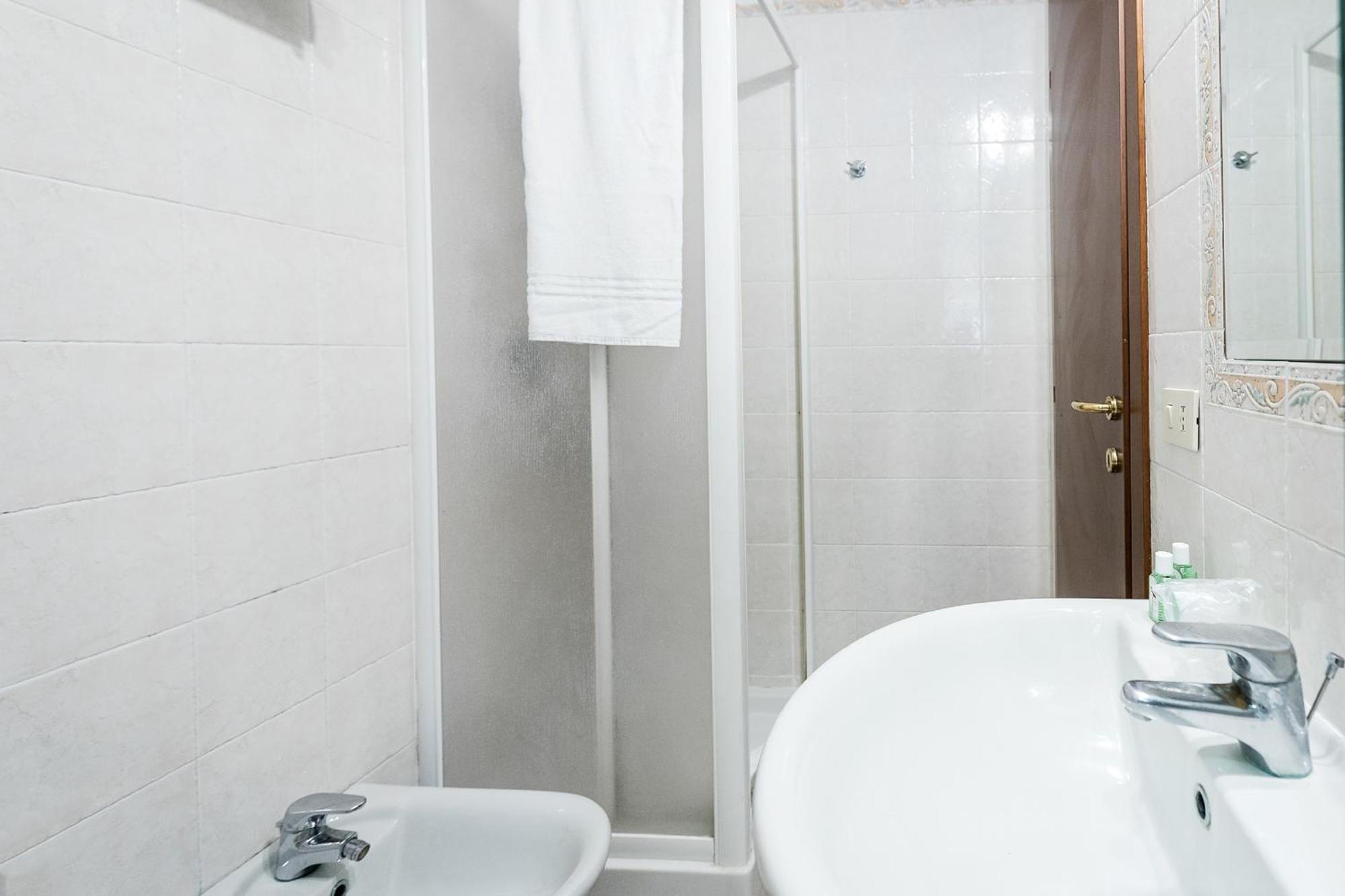 Basic Single Room,698154282:JPEG