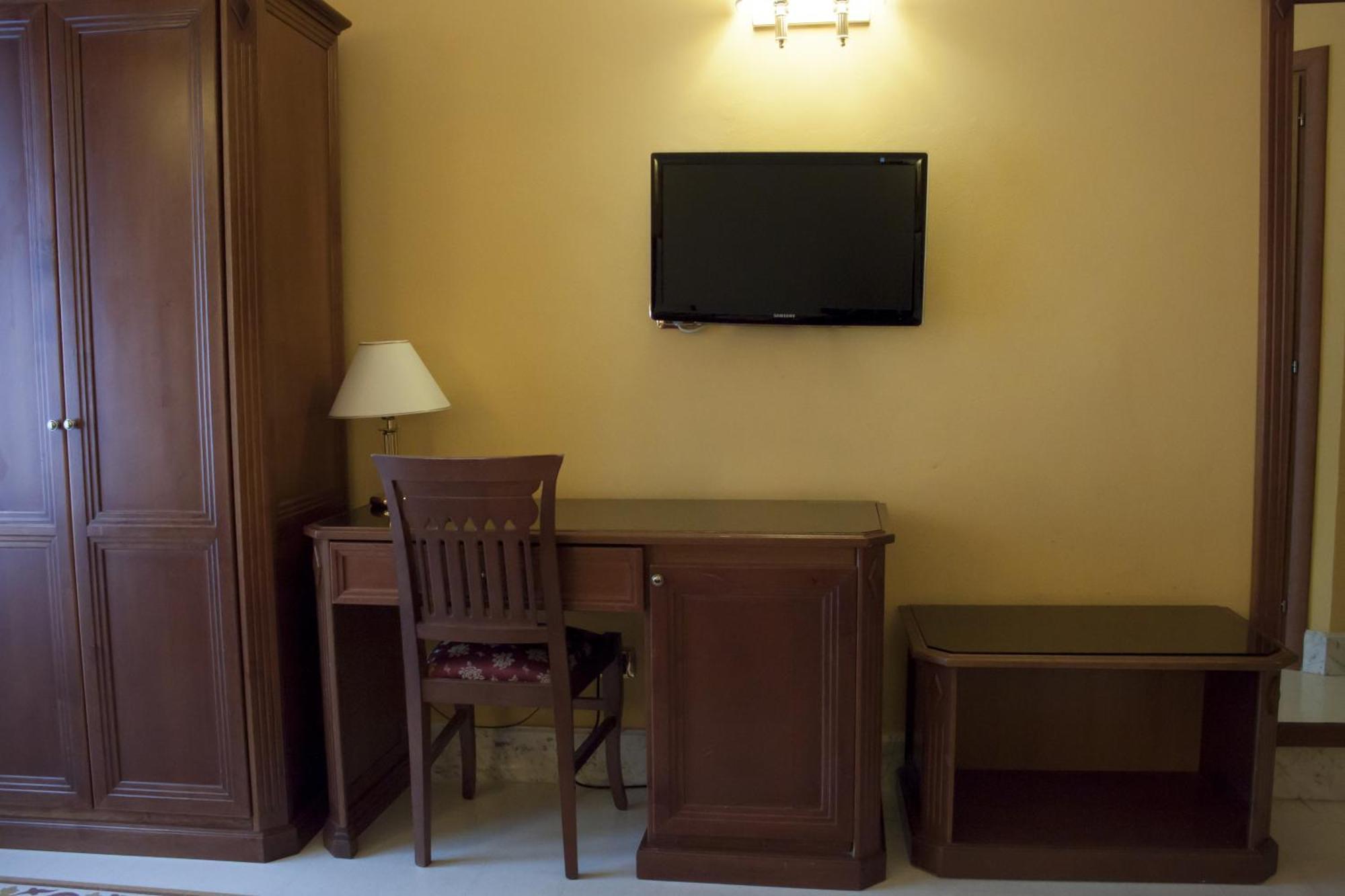 Triple Room,706283914:JPEG
