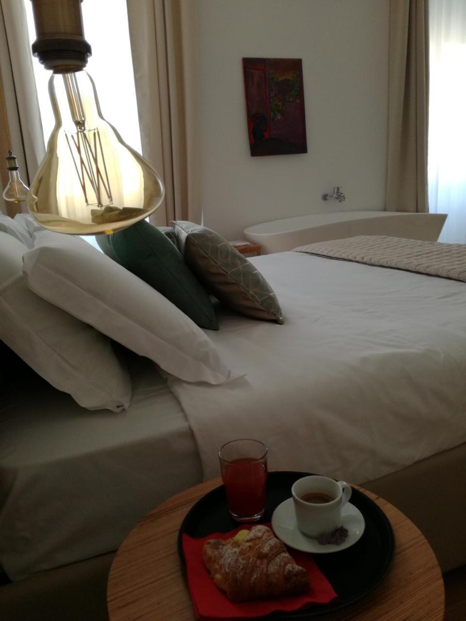 Deluxe Double Room Bath