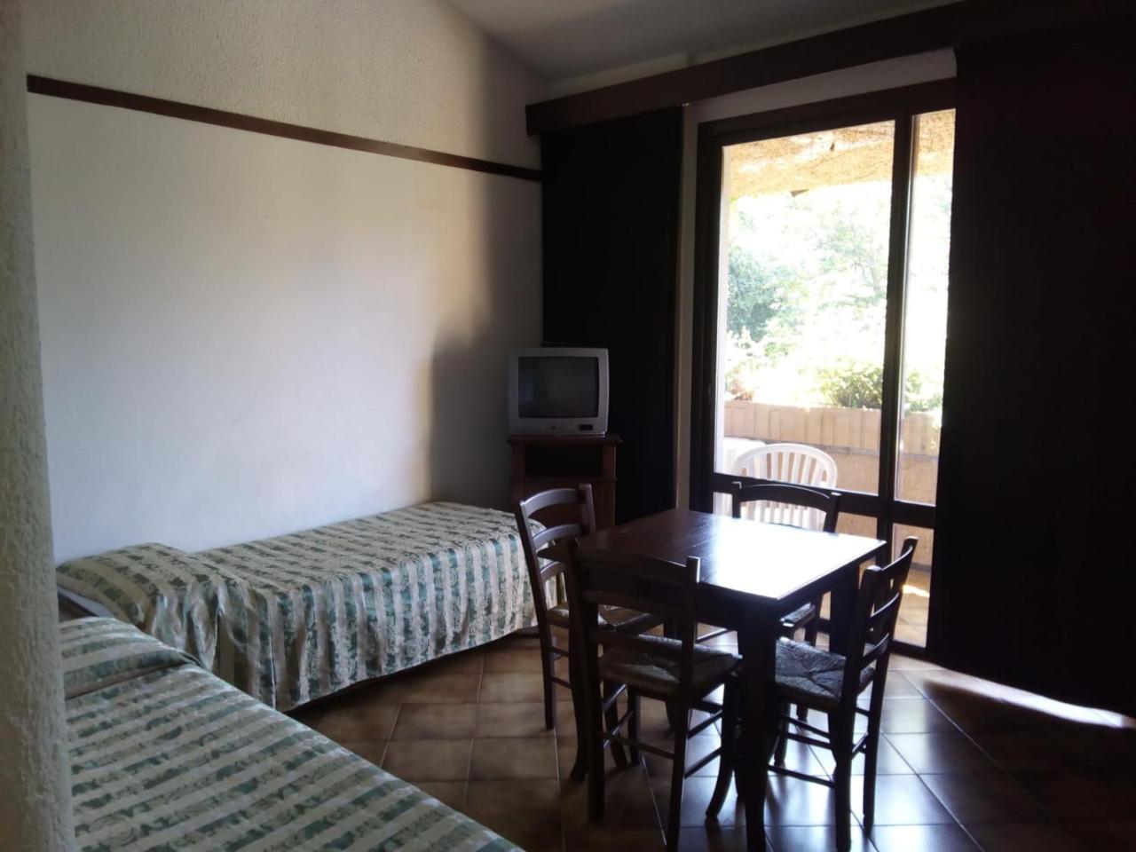 Family Bungalow,721043266:JPEG