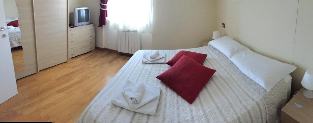 Standard Double Room with Shared Bathroom,734940157:JPEG
