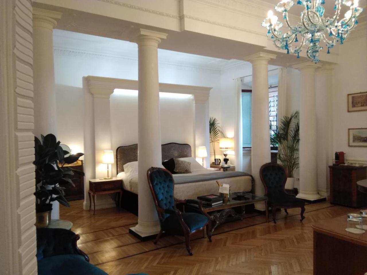 Deluxe Double Room with Colosseum View