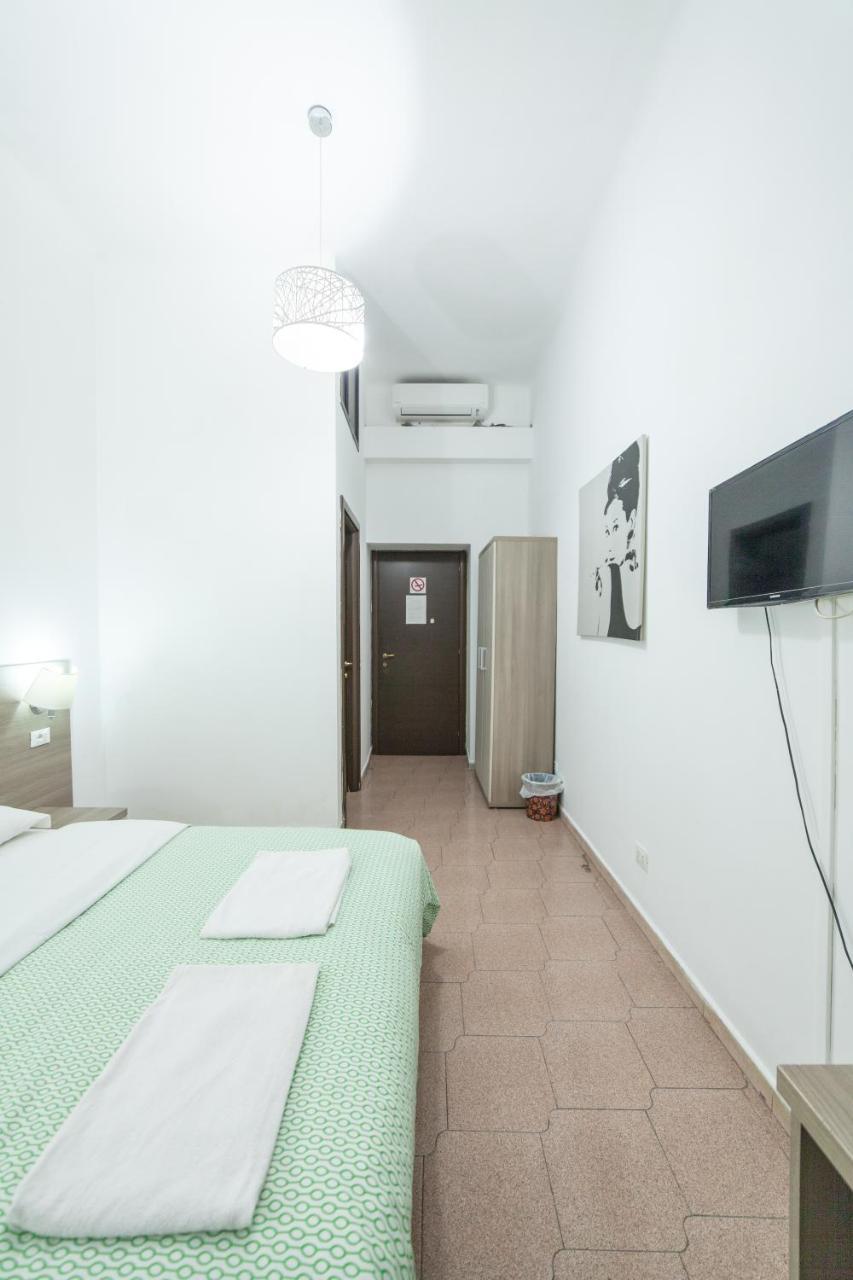 Triple Room,750488261:JPEG