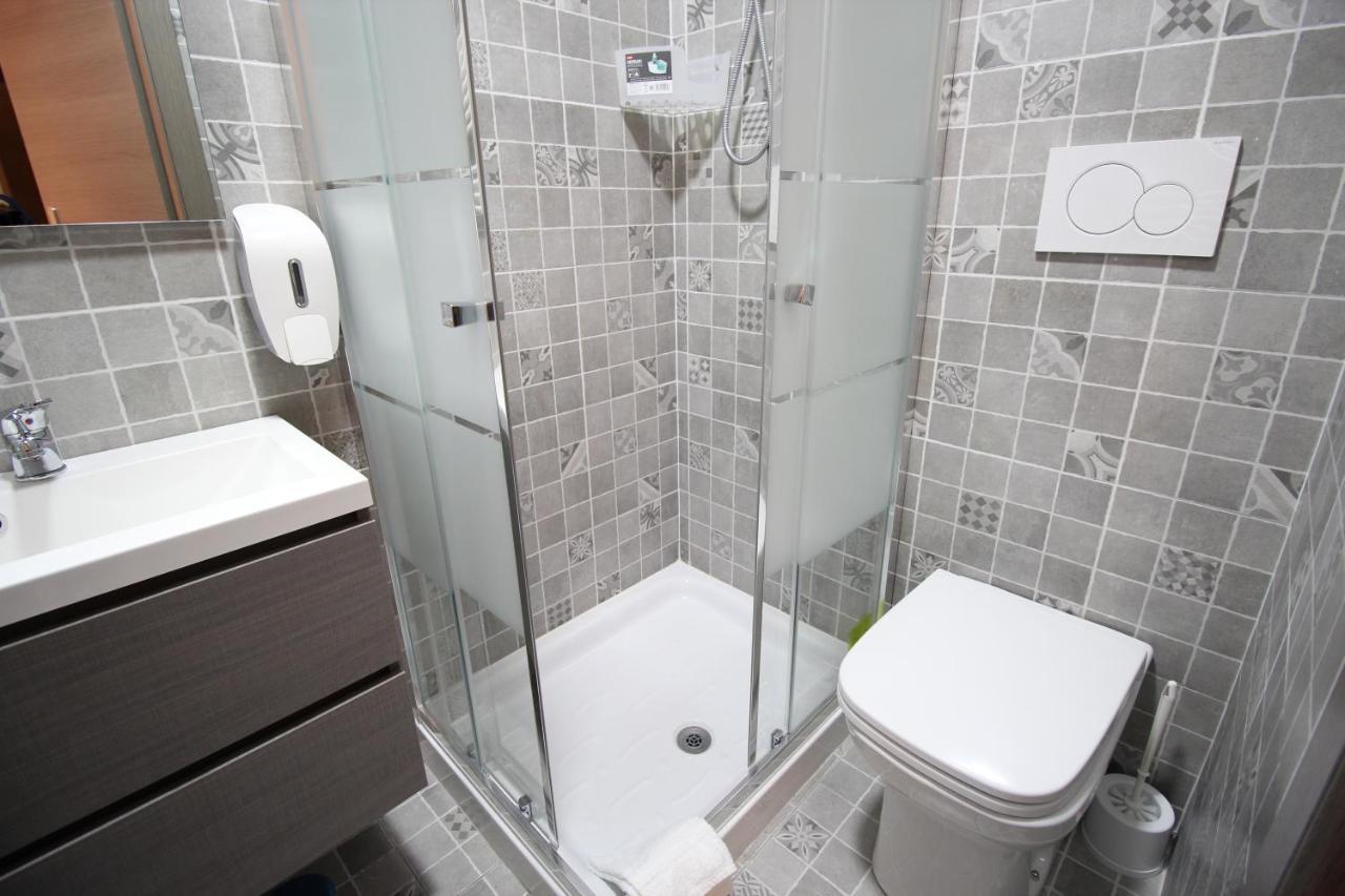 Double Room with Private Bathroom,768300289:JPEG