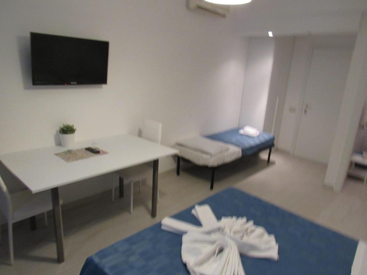Large Double Room,769734535:JPEG