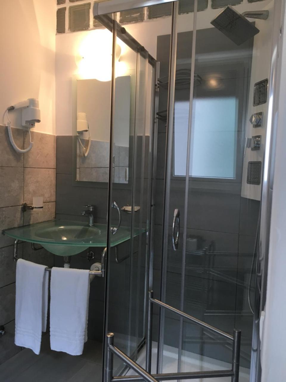 Standard Double Room,1345044833:JPEG
