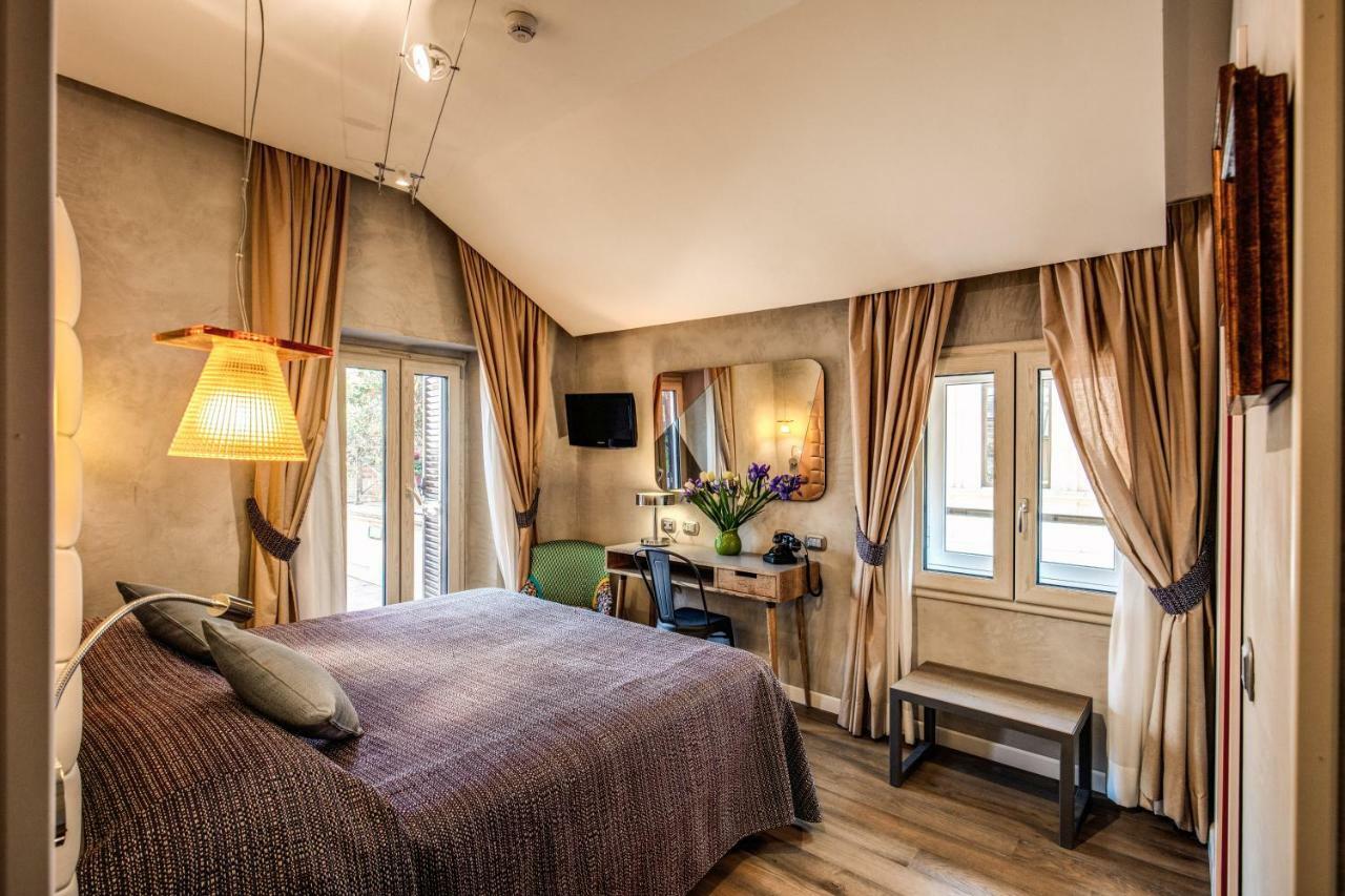 Doppel-/Zweibettzimmer mit Stadtblick