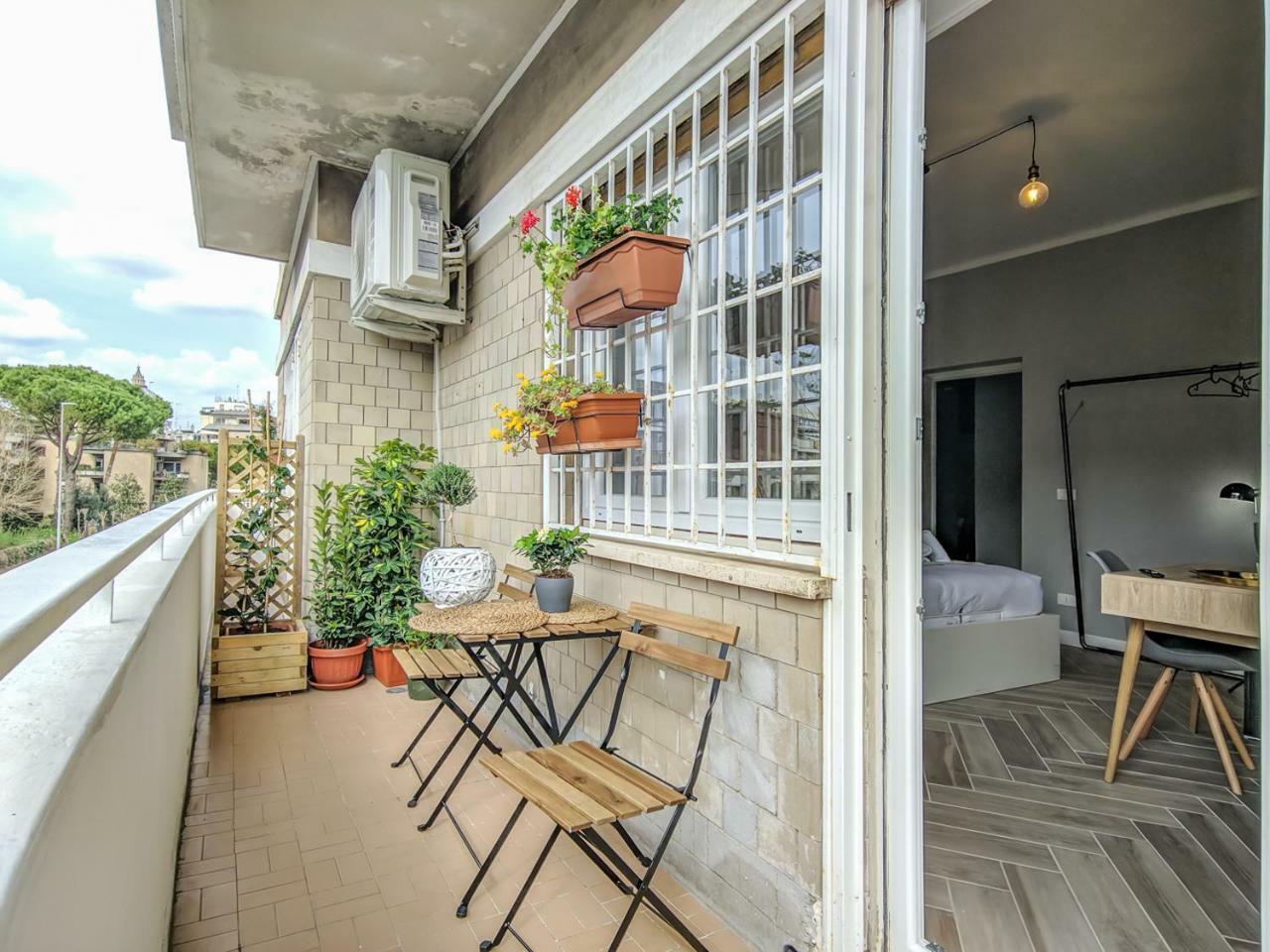 Deluxe Double Room with Balcony,782325498:JPEG