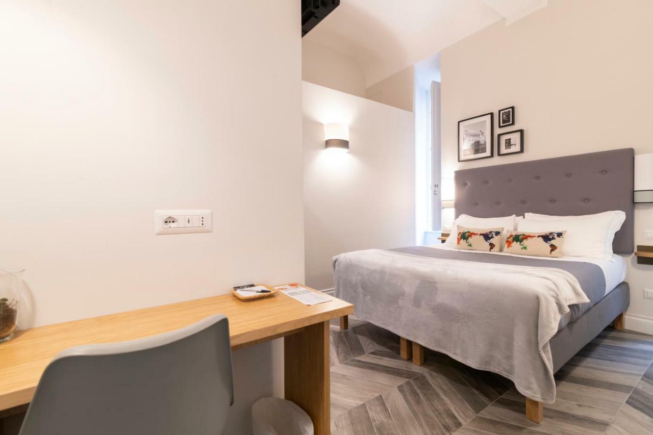 Standard Double Room,800229279:JPEG