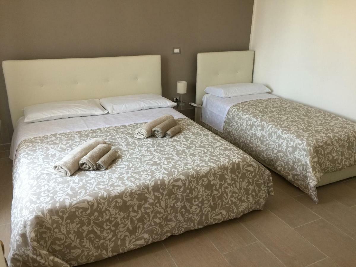 Deluxe Double Room with Extra Bed,803996175:JPEG
