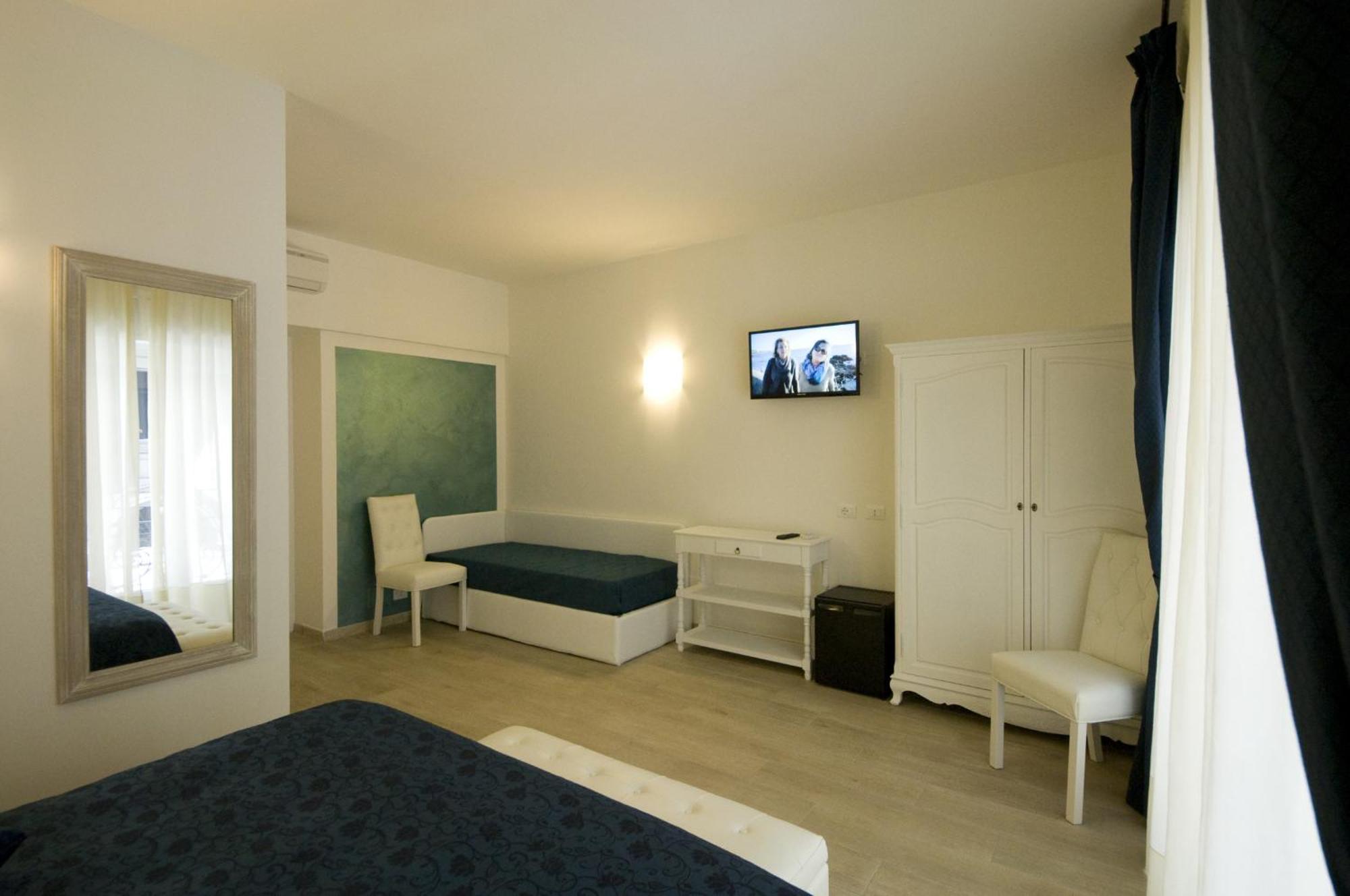 Triple Room,814917434:JPEG