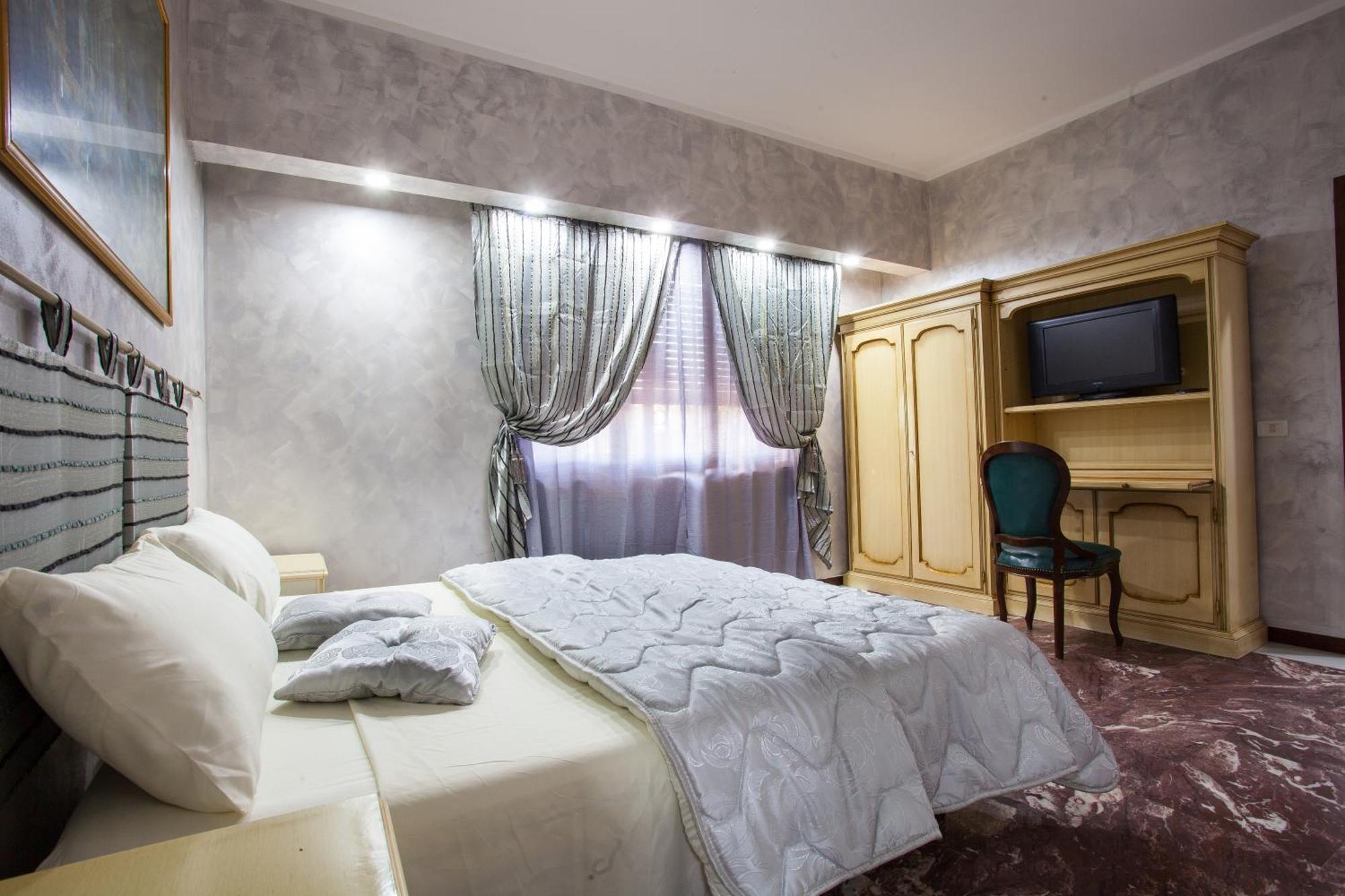 Pokój Dwuosobowy typu Deluxe z 1 lub 2 łóżkami i balkonem