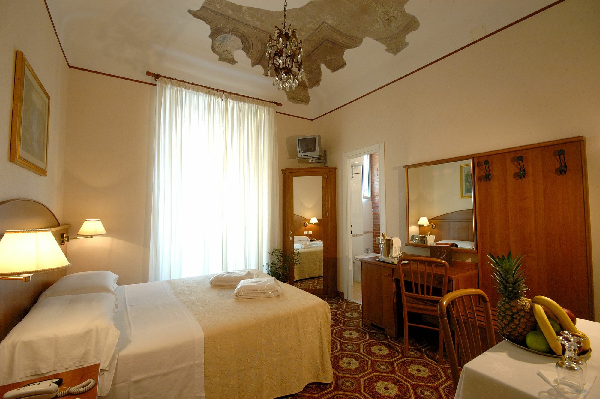 Deluxe Double or Twin Room