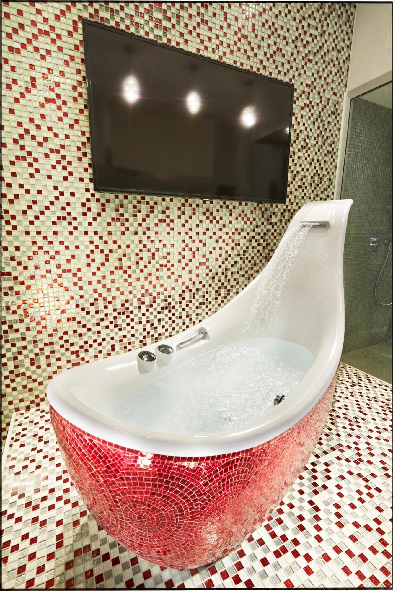 Deluxe Double Room Bath