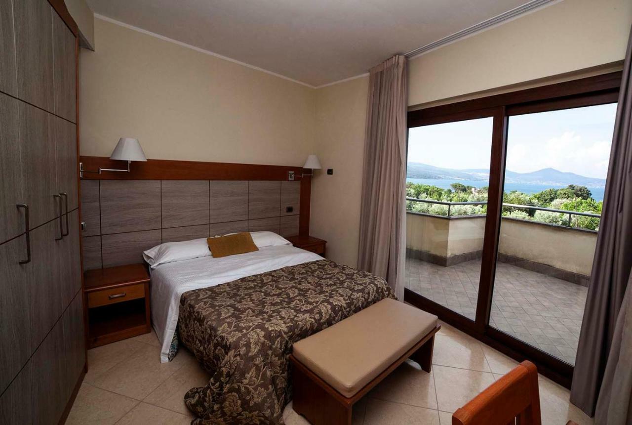 Deluxe Double or Twin Room Lake View