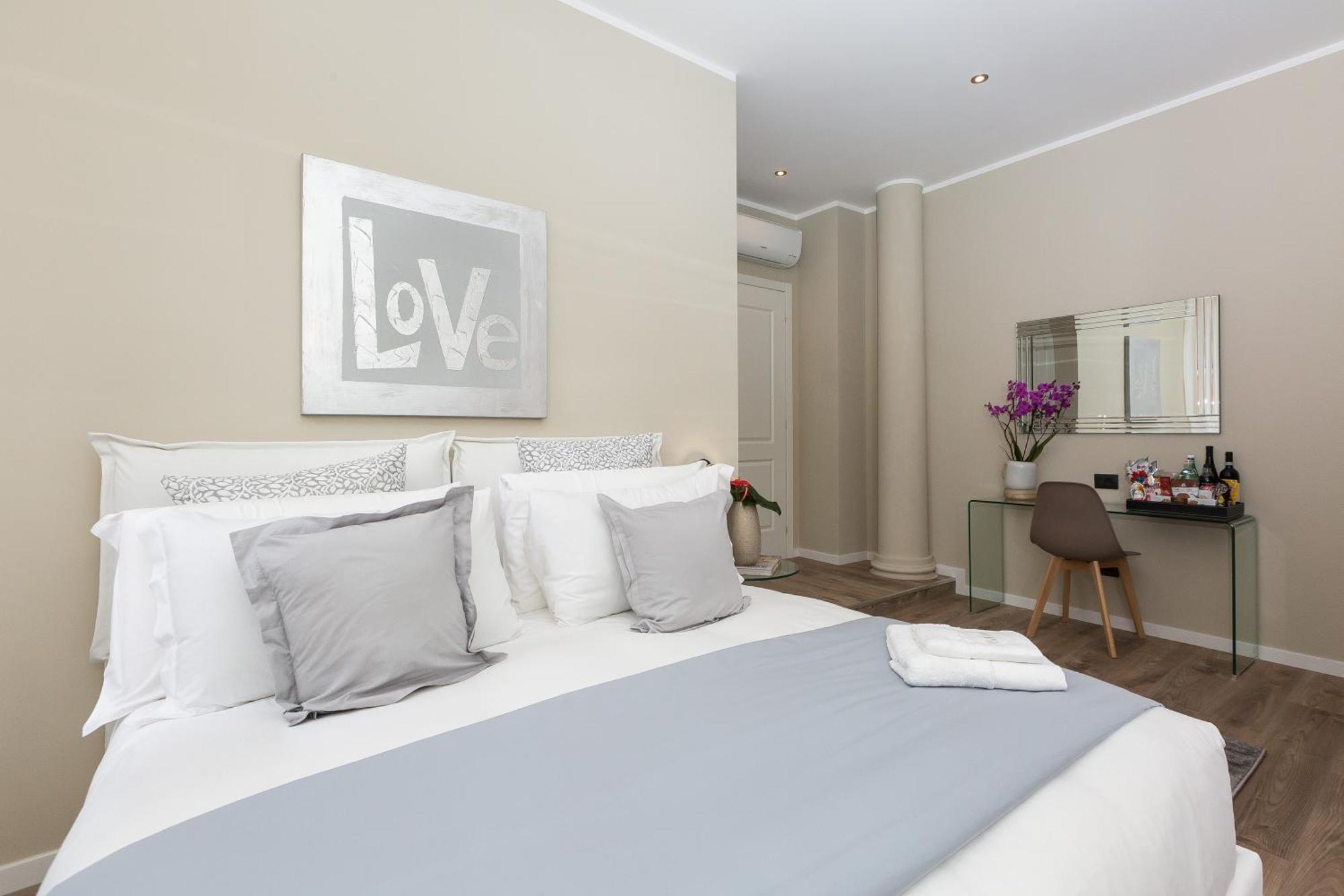 Deluxe King Room