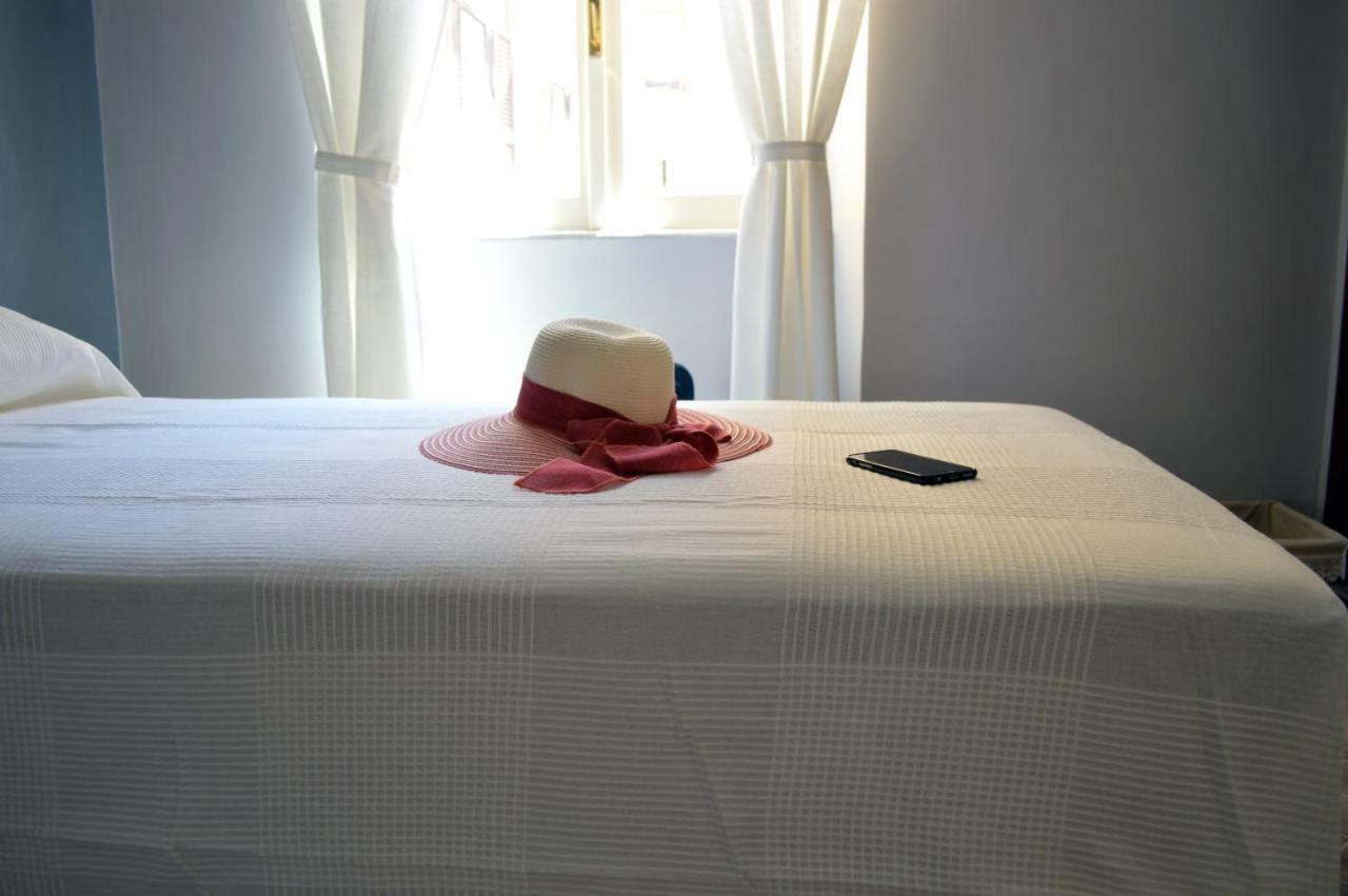 Single Room,852187859:JPEG