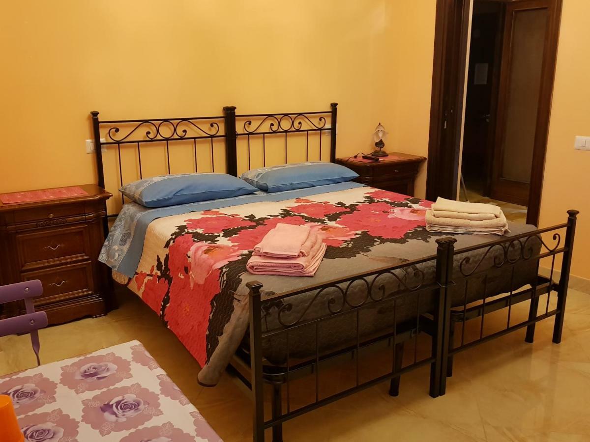 Quarto com Cama de Casal ou 2 de Solteiro e Banheiro Privativo Externo