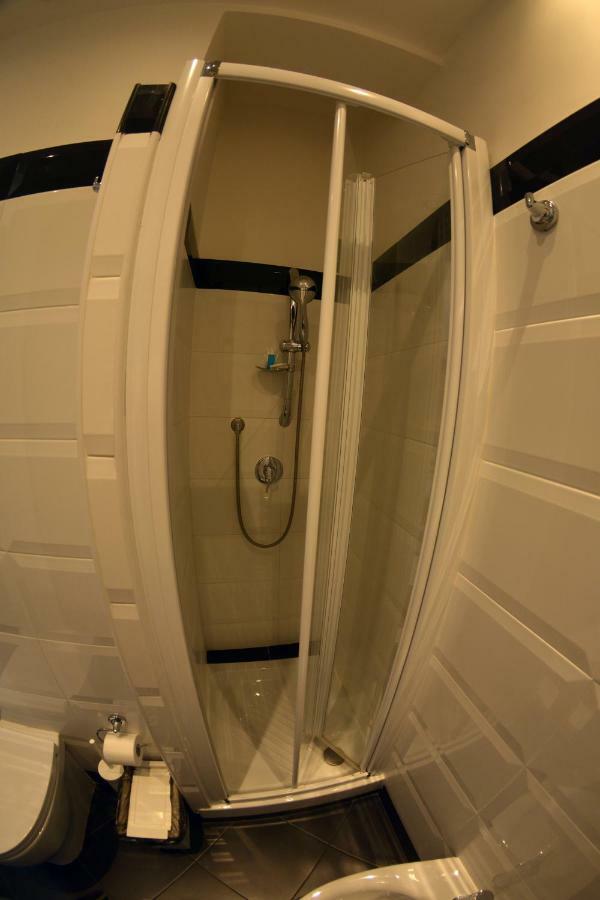 Holiday Home,897069985:JPEG