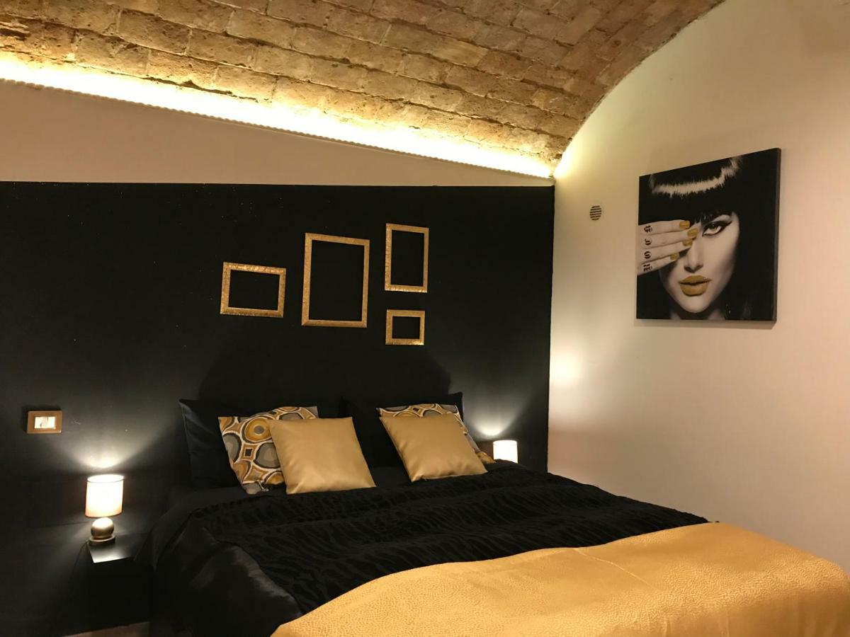 One-Bedroom House,871634645:JPEG