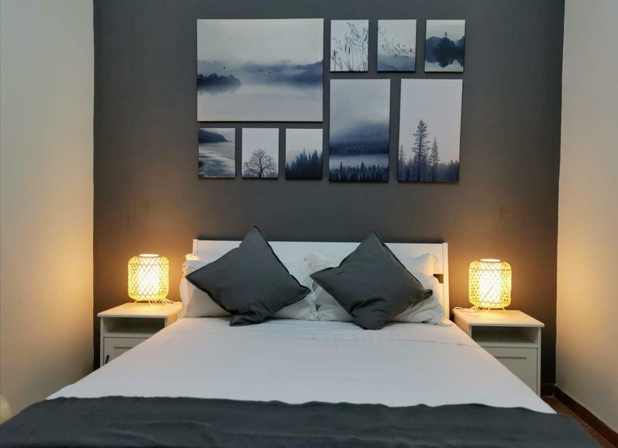Deluxe Room (2 Adults + 1 Child),943405444:JPEG