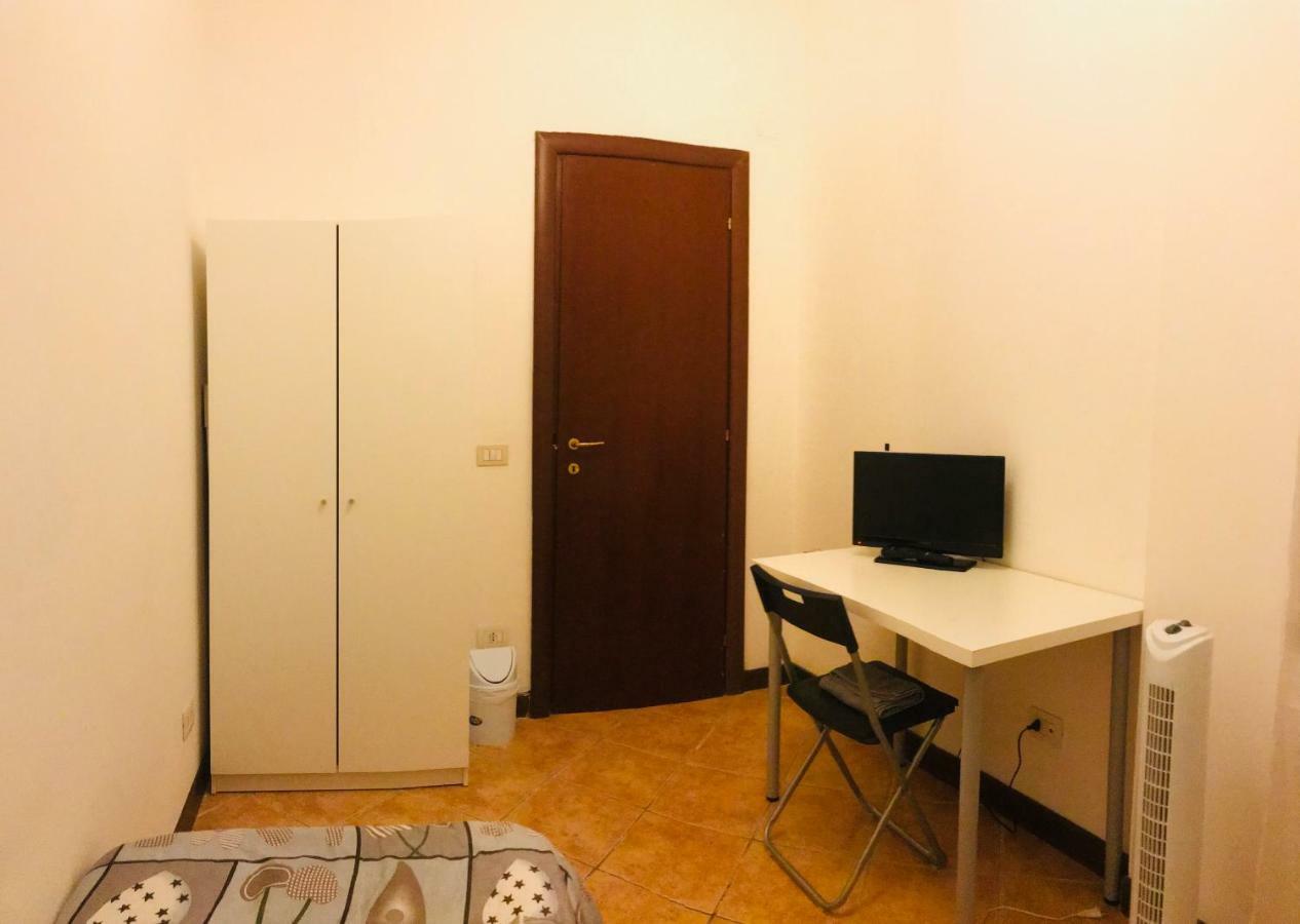 Small Single Room,893547457:JPEG