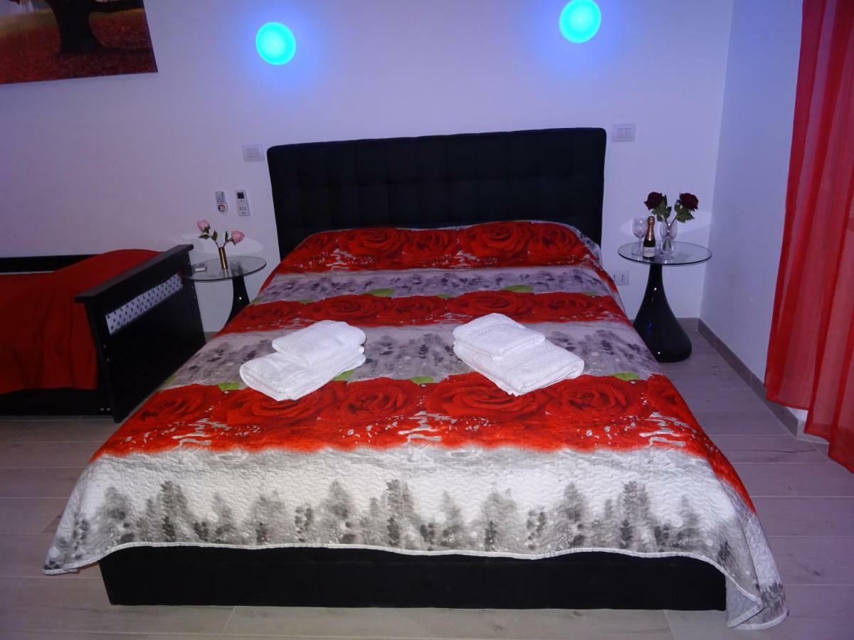 Luxury Triple Room,896802649:JPEG