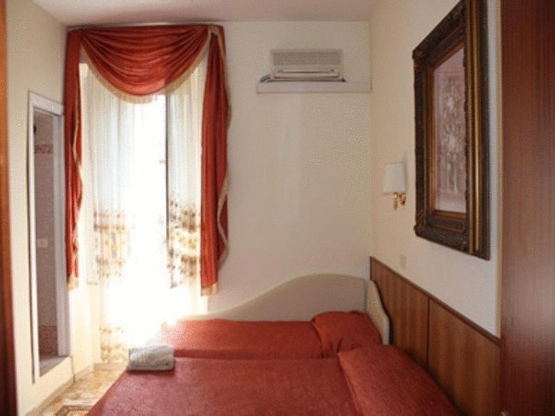 Quarto Triplo Standard