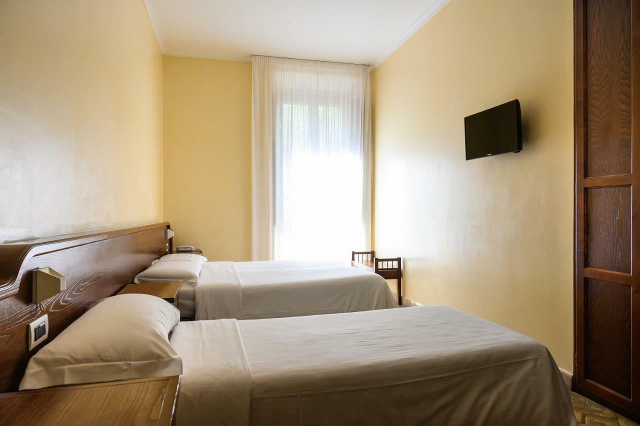 Triple Room,1215996253:JPEG