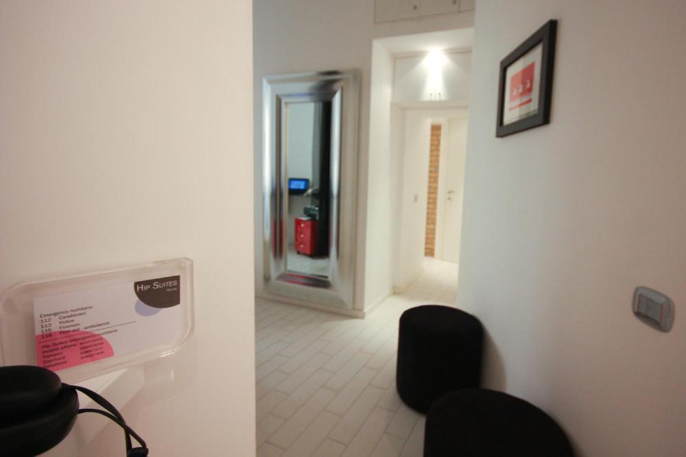 Small Single Room,1343951504:JPEG
